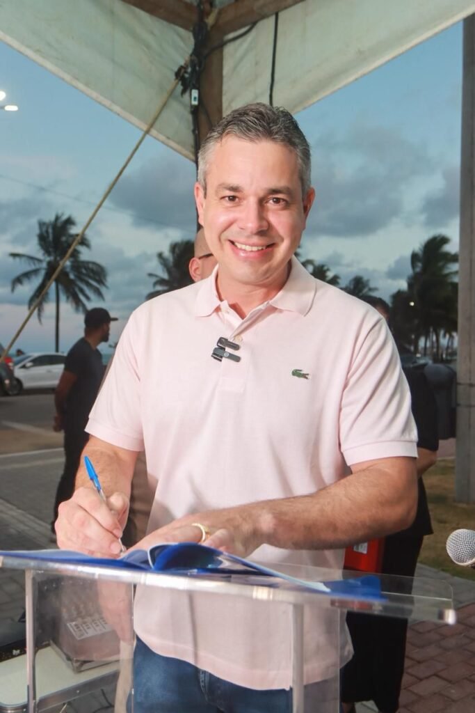 André Coutinho Anuncia Antecipação Da 2ª Parcela Do 13º Salário Para Hoje Em Cabedelo